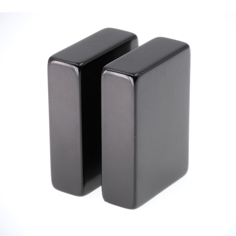 Blokový permanentní magnet 7