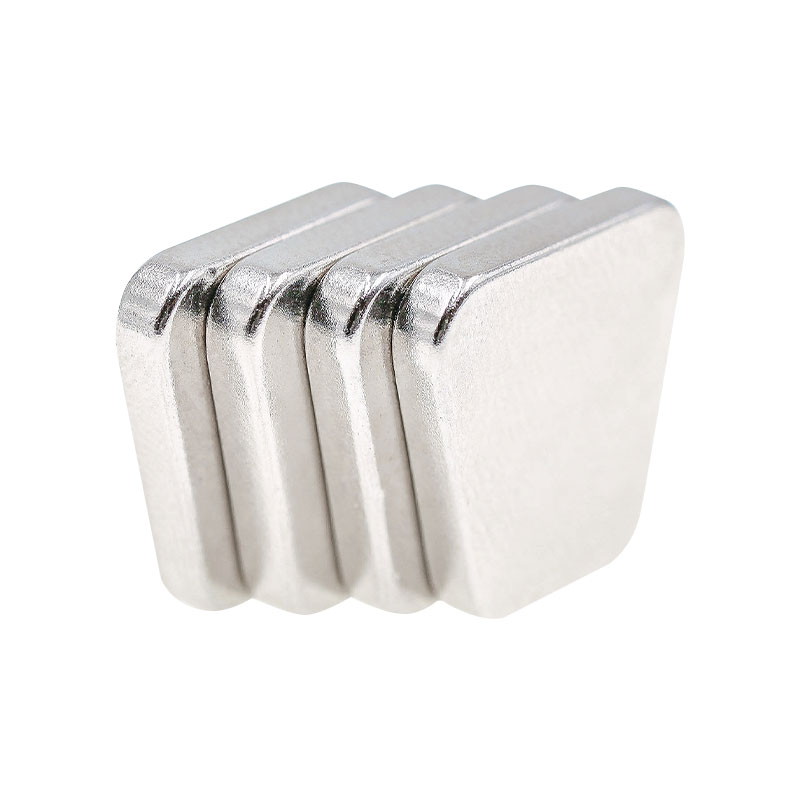 Lichoběžníkový permanentní magnet